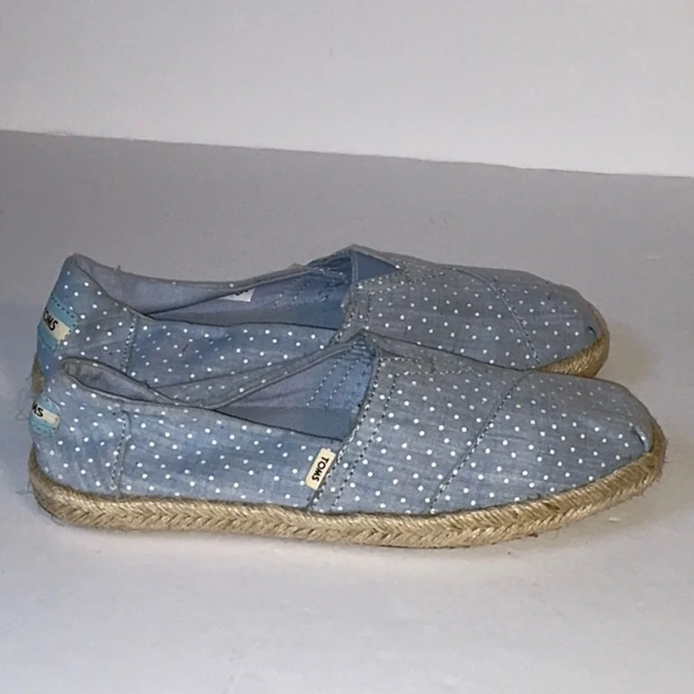 TOMS, Chambray Slip Ons, Size 6